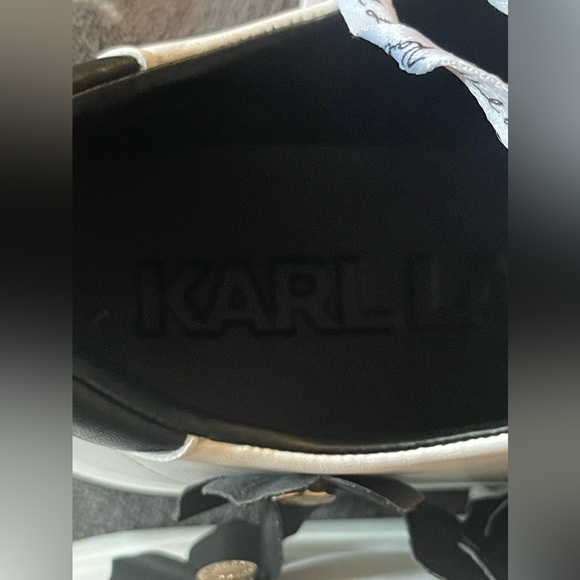 EUC Women’s Karl Lagerfeld Blk/ White Sneaker, Sz. 8.5 - Picture 9 of 14